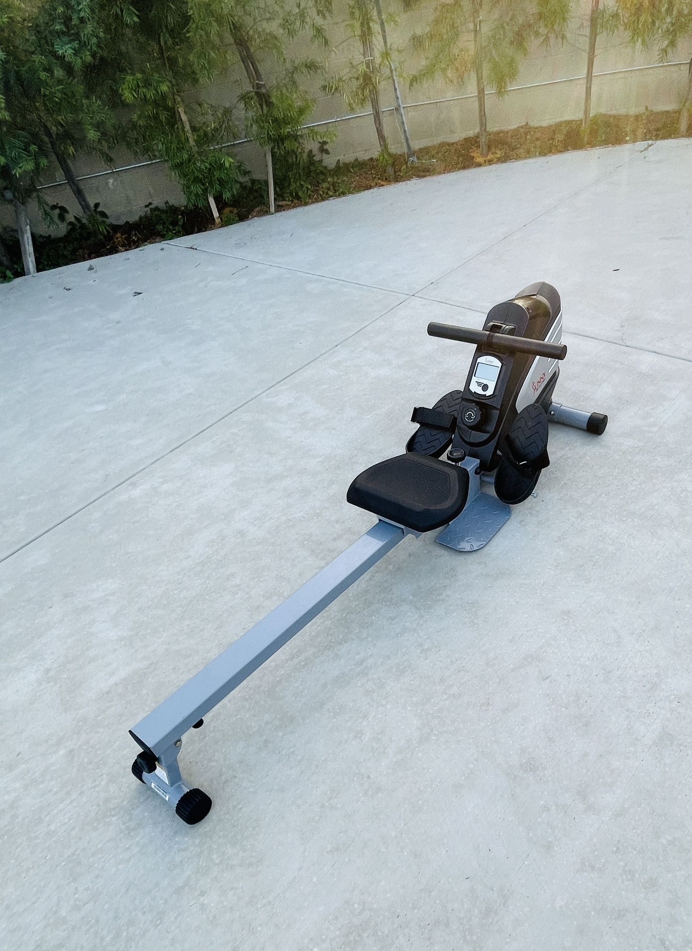 Rowing Machine Row Machine Easy To Move And Store Away 