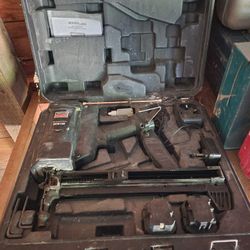 SIMPSON STRONG TIE GAS ACUATED CONCRETE NAILER