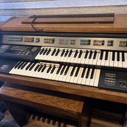 Yamaha Organ 