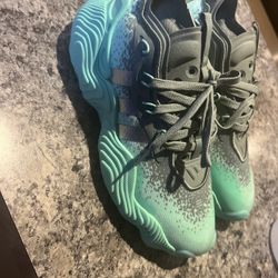 Adidas Men’s/boys Size 6
