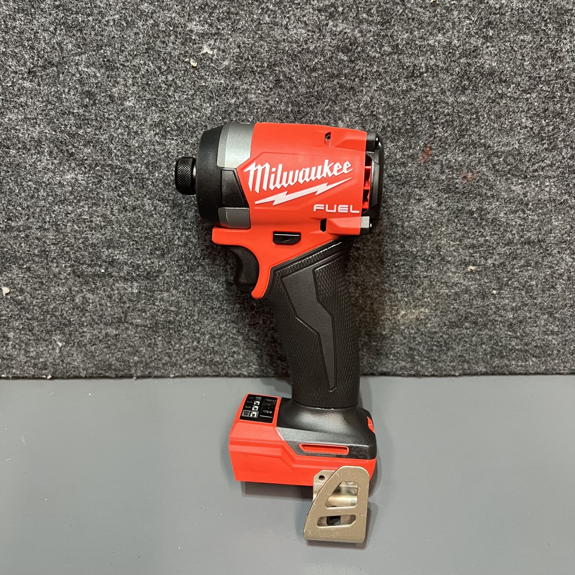 Milwaukee (2953-20) M18 FUEL 18V Lithium-Ion Brushless Cordless 1/4 in. Hex Impact Driver (Tool-Only)
