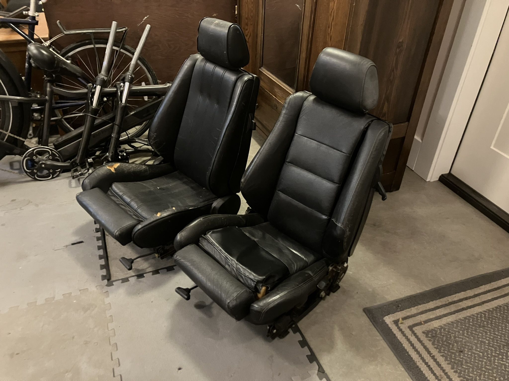 E30 Sport Seat Pair