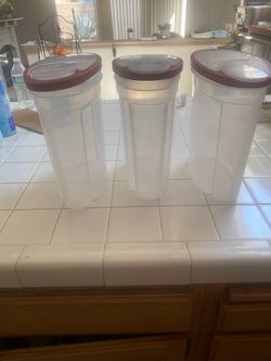Rubbermaid containers