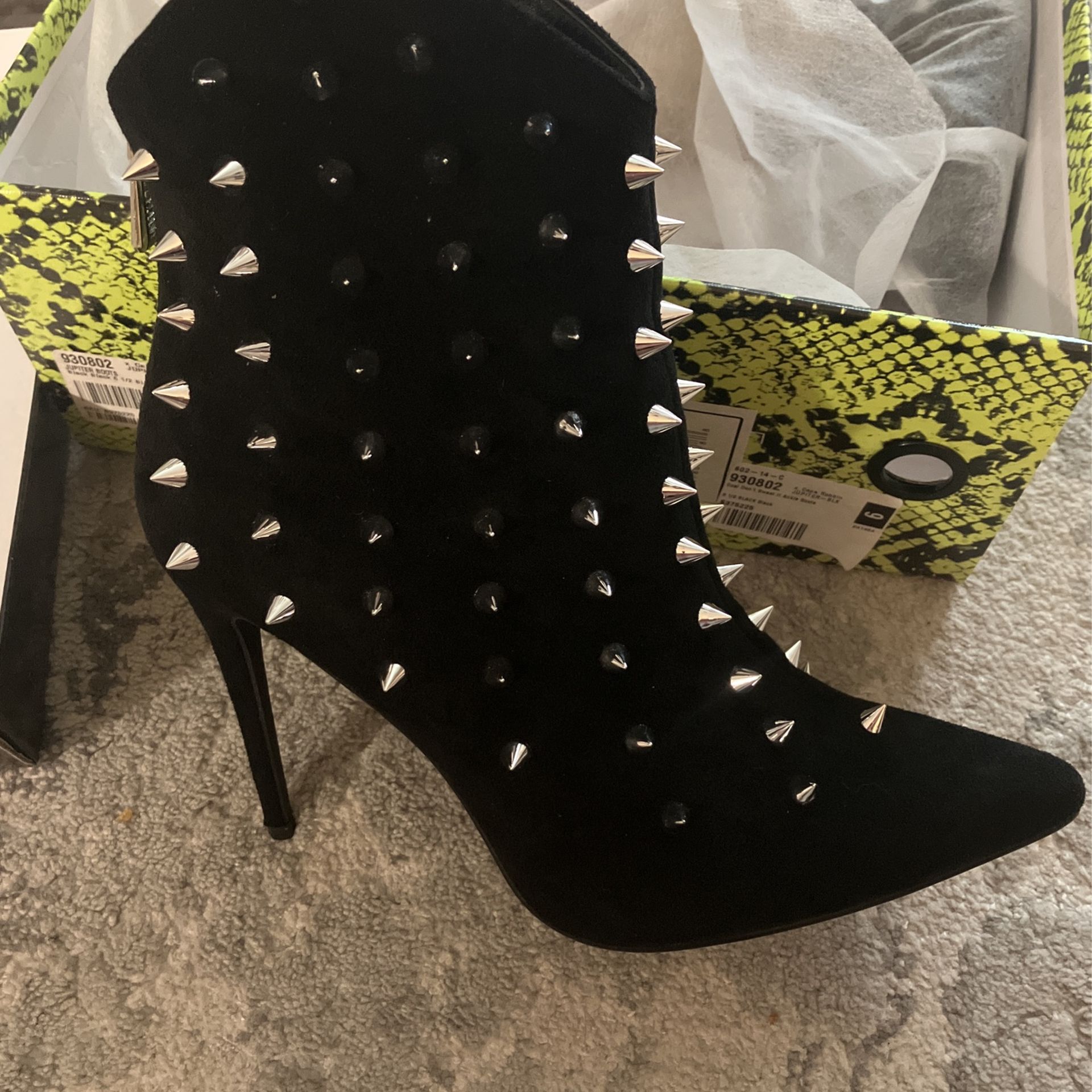 New Dollskill Spiked Goth Stiletto Stud Booties- 6.5