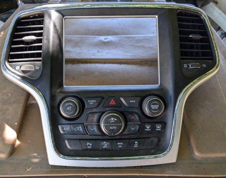 2011 Jeep Grand Cherokee SRT Radio/ AC Button