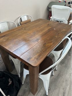 Solid pine dinner table and 4 dining chairs