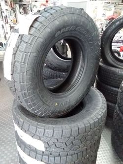 285 70 17 TOYO TIRES