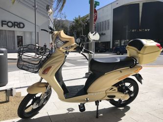 Electric Scooter Bike NO LICENSE and NO TAG Requiered to Drive AmericanElectric