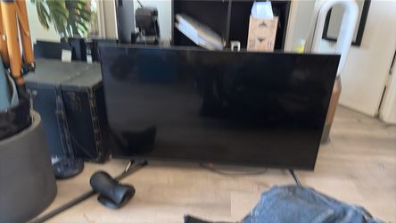 Large Flat Screen TV 50” LG