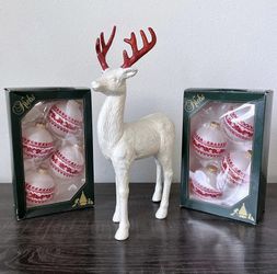 26 Piece Red and White Holiday/ Christmas Decor Bundle