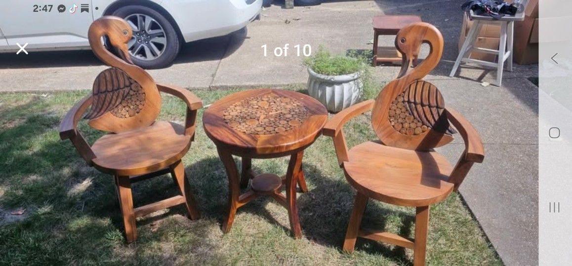Beautiful Swan Table and Chair Set