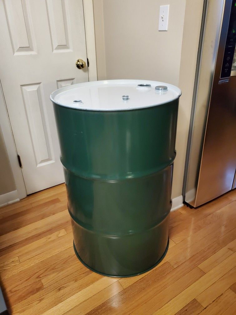 Metal Barrels 55 Gallons, Not Galvanized Inside, Perfect for traditional burn barrel, smoker, solo stove knock off. I Can Cut The Top If You Need.