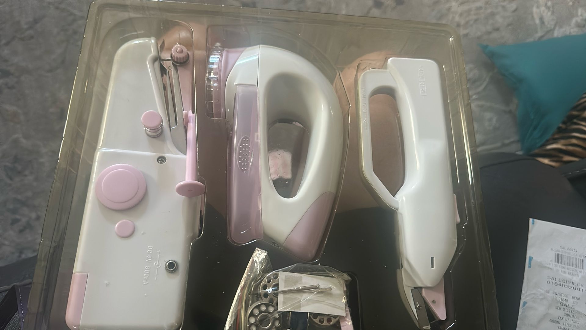 New Vintage SEW D’LiLE ESSENTIALS ,3 Piece Set Saw Machine,shears To Cut Materials ,lint Remover ,