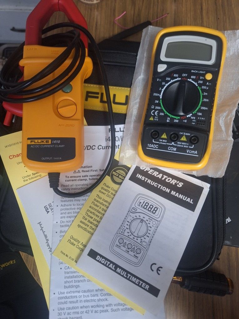 FLUKE i410 Clamp meter and multimeter