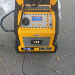 Cat 1000DXT 1200A 120 PSI CAR JUMPER/COMPRESSER/portable Jump Charger