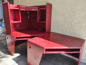 Free desk!