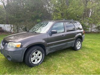 FORD  ESCAPE  XLT - AWD