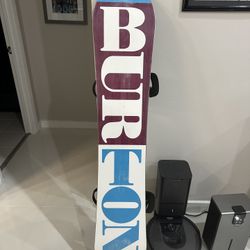 Burton Women’s snowboard Flying V Feel Good Plus More