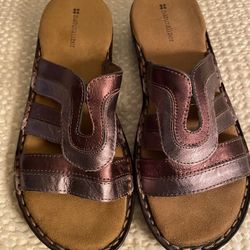 Like New Ladies leather Naturalizer Sandals