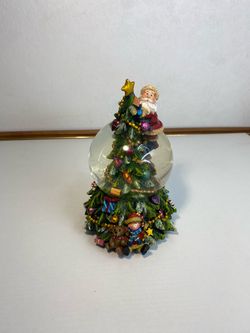 Dekohelden24 Charming Snow Globe on The Christmas Tree, with Santa Claus and