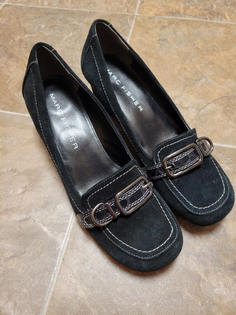Like NEW Marc Fisher Suede Wedge Heels