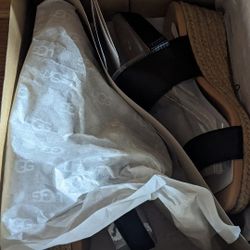 UGG Women’s Navee Black Leather Buckle Espadrille Wedge Size 6 US