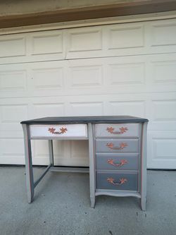Desk / vanity