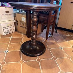 High Quality Solid Wood Table
