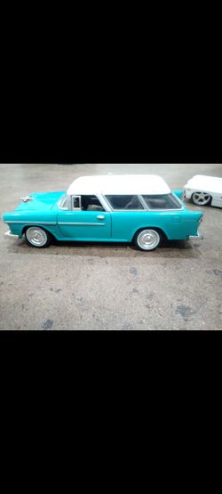 Toy metal 55 Chevy wagon 1:24 size