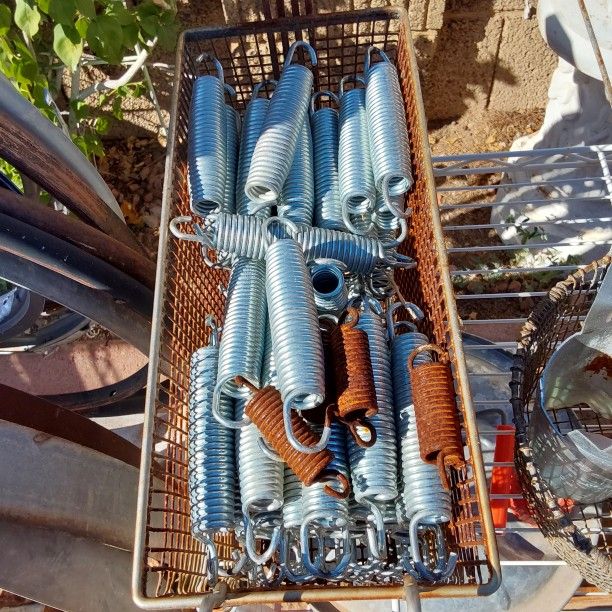 Metal Springs of All Kinds & Sizes for Arts & Crafts - Please Open Ad for Pricing