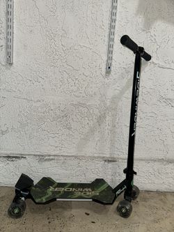 Melo SideWinder Kick Scooter for ages 5+