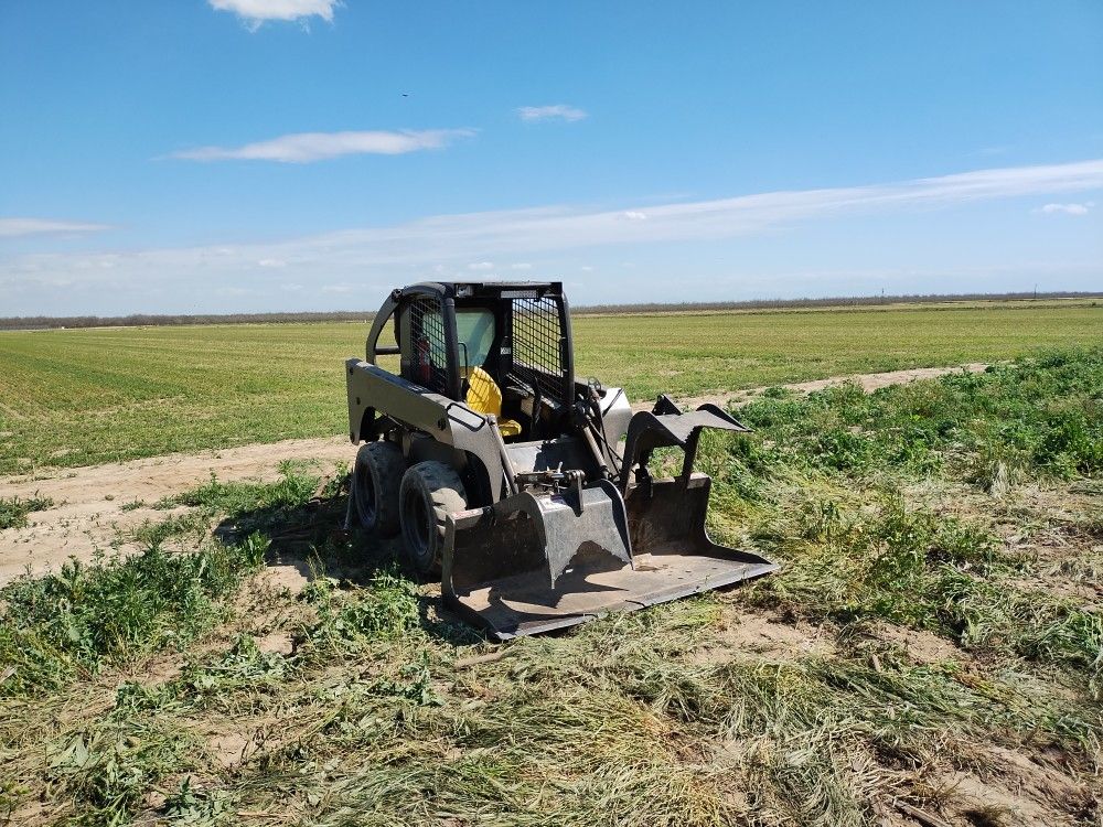 Bobcat 317 Dump trailer
