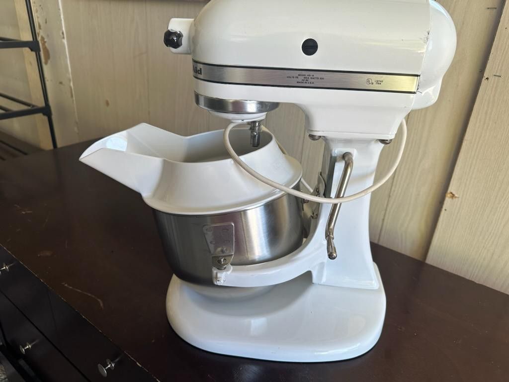 Kitchen Aid Model K5-A 10-Speed Mixer