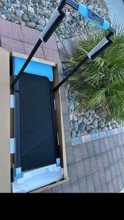Foldable treadmill NEW in Box