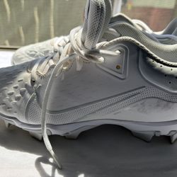 Wo’s Softball Cleat’s Sz 9. . 