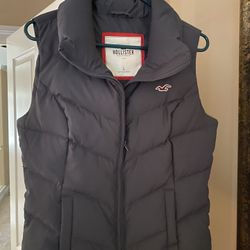 Hollister Puffer Vest 