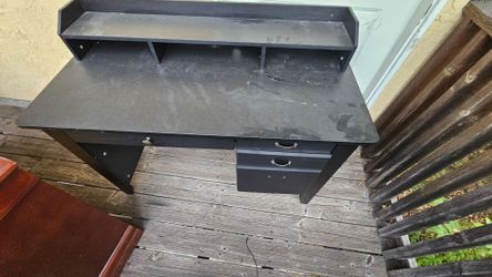 FREE DESK