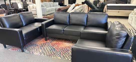 New 3 piece couch set / free delivery