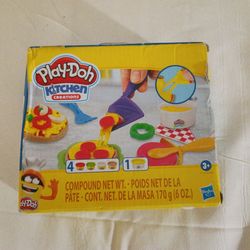 PLAY-DOH KITCHEN CREATIONS -CHEESEY PIZZA set