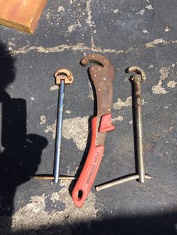 Pipe wrenches for all your plumbers