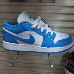 Jordan White Blue Size 4.5Y