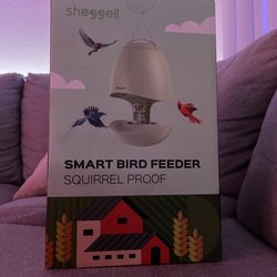 🐦 Smart Bird Feeder (Squirrel Proof) – Brand New 🐦