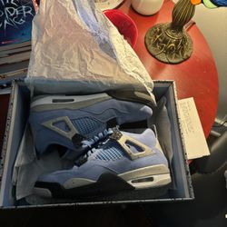 Jordan 4 University Blue