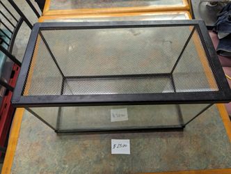 10 Gallon Aquarium With Lid