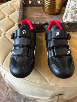 Peloton cycling shoes, size 39 used great condition