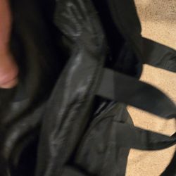 👜 Used Small Handled Bag – Functional & Stylish (Tear Near Handle) $25 OBO