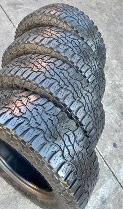 275/70/18 Goodyear Selling a set of 4 tires in excellent condition 🫡