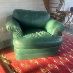 Swiveling Vintage Leather Chair