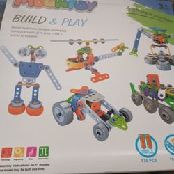 New. Sealed. Moon toy. Build & Play. Building Toy. Robots