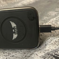 Portable magnetic car charger